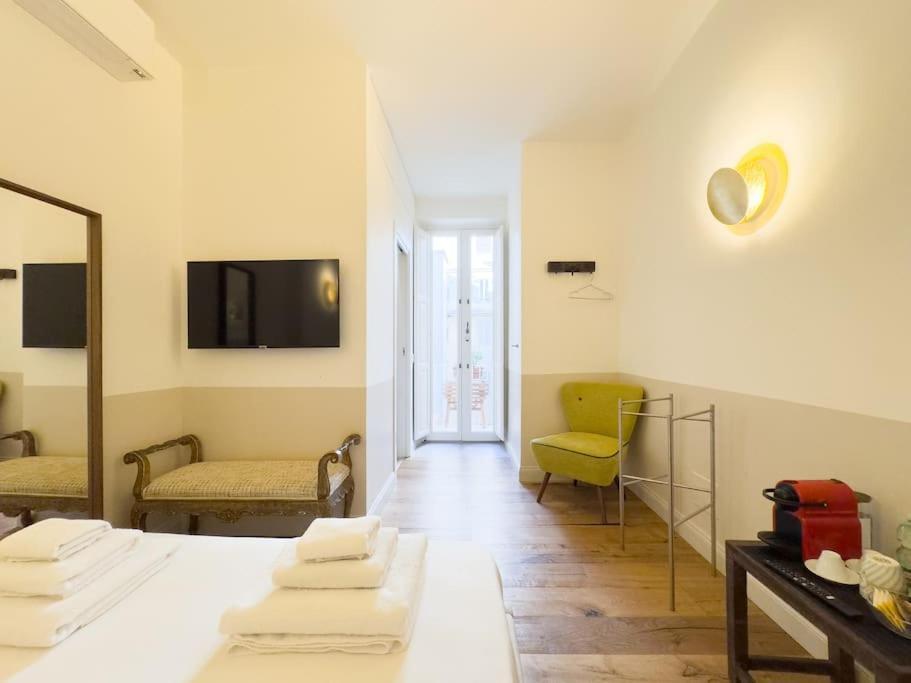 Appartement 5 Minutes Far From Colosseum Rome